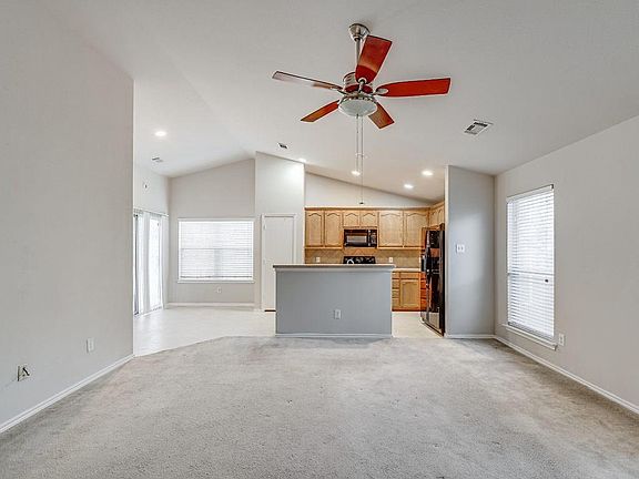 4th image of 6556 Geneva Ln