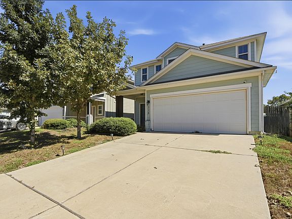 4th image of 528 Twisted Oaks Ln