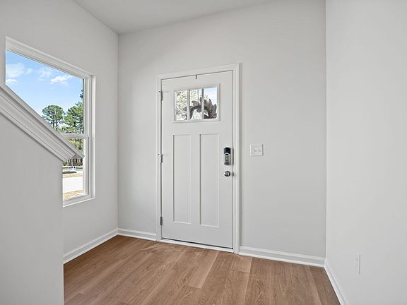 5th image of 2524 Rolling Pines Ave