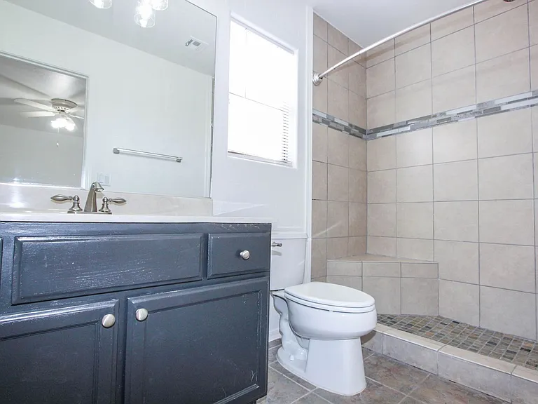 4266 N Saratoga Dr — Photo 13