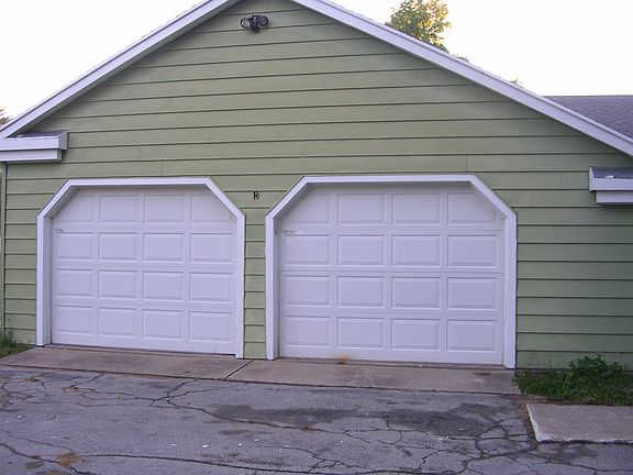 3rd image of 4887 Norfolk Cir