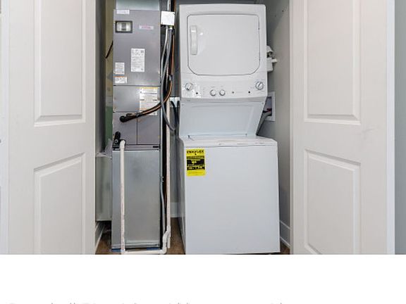 3rd image of 1533-37 N Wieland St #3E