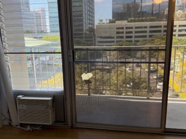 731 Amana St APT 704, Honolulu, HI 96814
