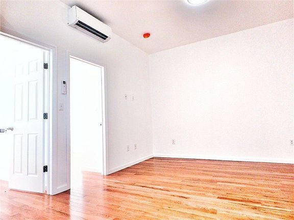 5th image of 31-60 31st St #2R