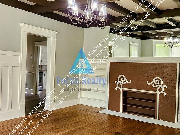 3rd image of 460 Hudson Ave