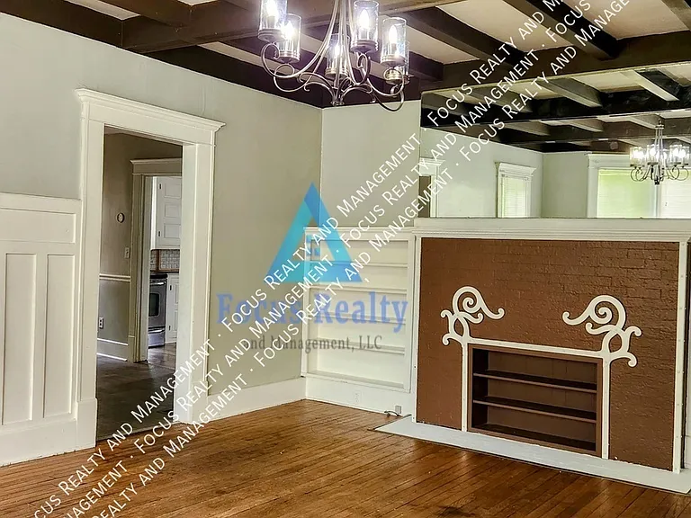 460 Hudson Ave — Photo 3