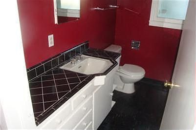 3rd image of 1159 Country Club South Blvd