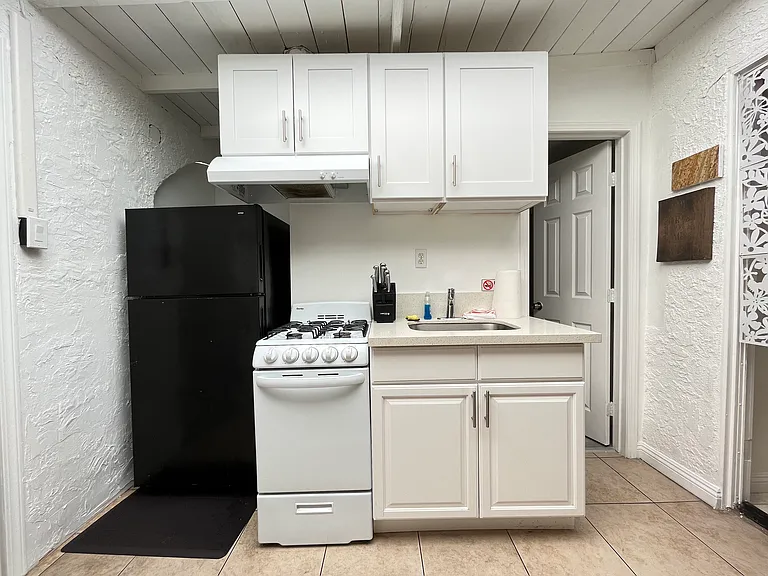 3422 Jackson Ave — Photo 8