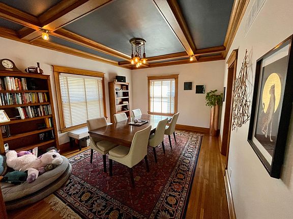 5th image of 4233 Kenwood Ave