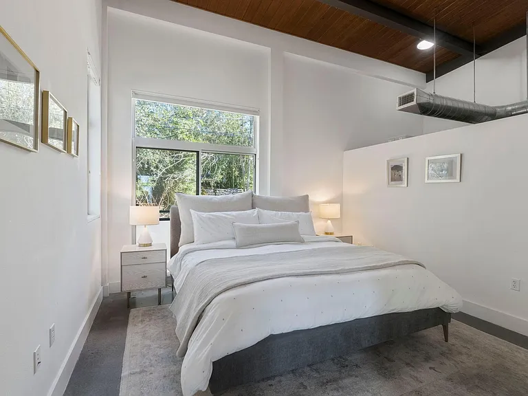 2205 N Lamar Blvd #321 — Photo 24