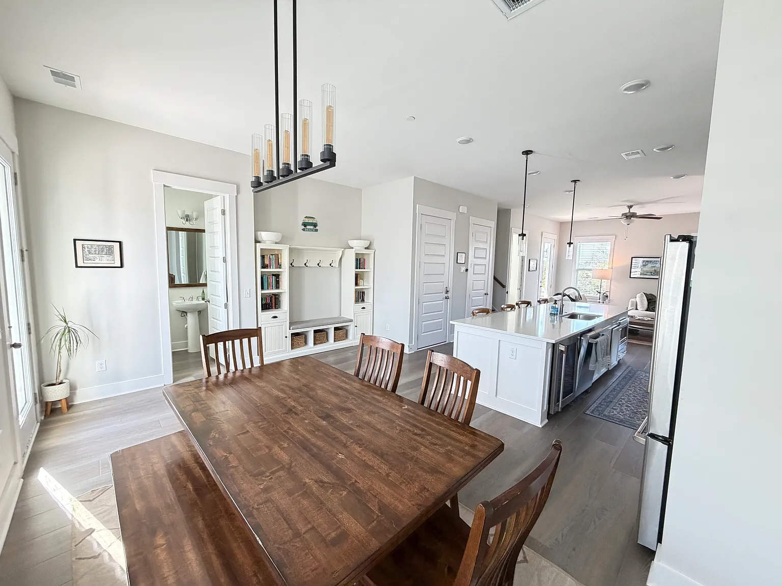 3 bed, 2236 sqft, $5,500 — Photo 4