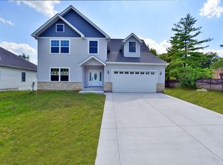 8525 Glenwood Dr, Saint Louis, MO 63126