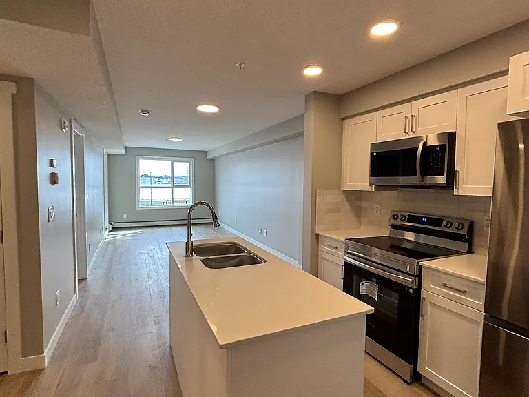 418 Tamarack Blvd NW — Photo 3