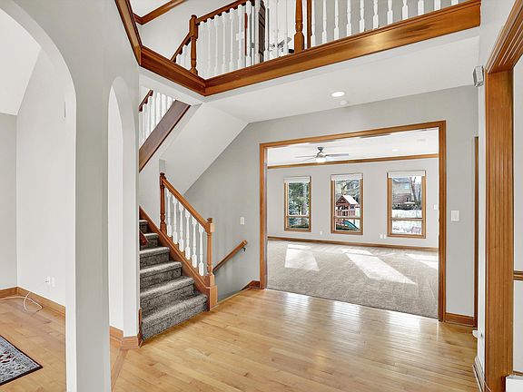 5th image of 8802 Worthington Ct