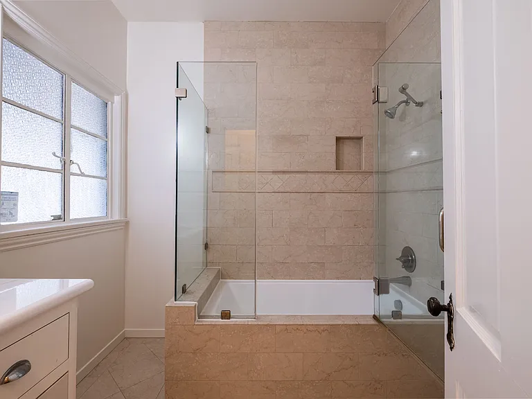 10836 Lindbrook Dr #3 — Photo 12