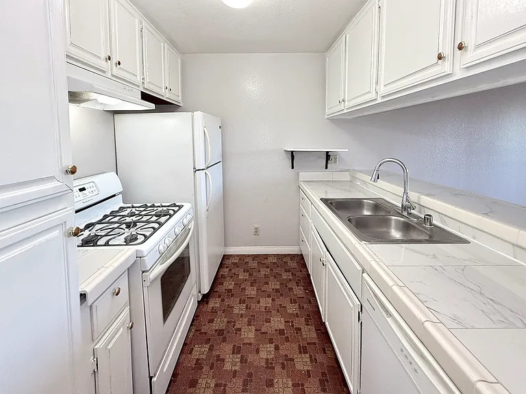 1447 W 228th St #203 — Photo 17