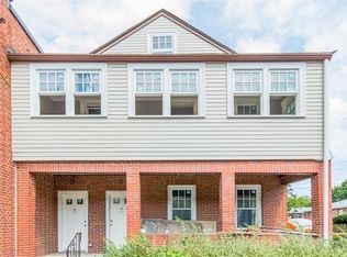 384-390 Langley Rd #3, Newton, MA 02459