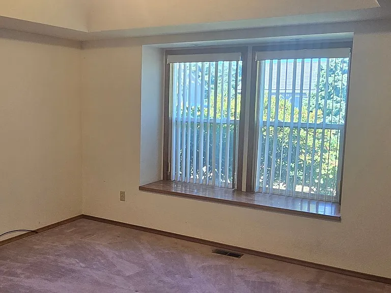 91 Brittany Ln — Photo 16