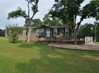 280 Lakewood Cir, Brenham, TX 77833