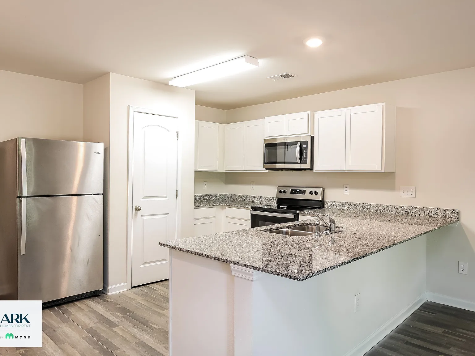 3 bed, 3.0 bath, 1405 sqft, $1,599 — Photo 3