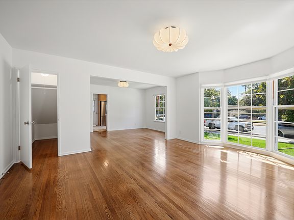 5th image of 302-312 San Vicente Blvd #302