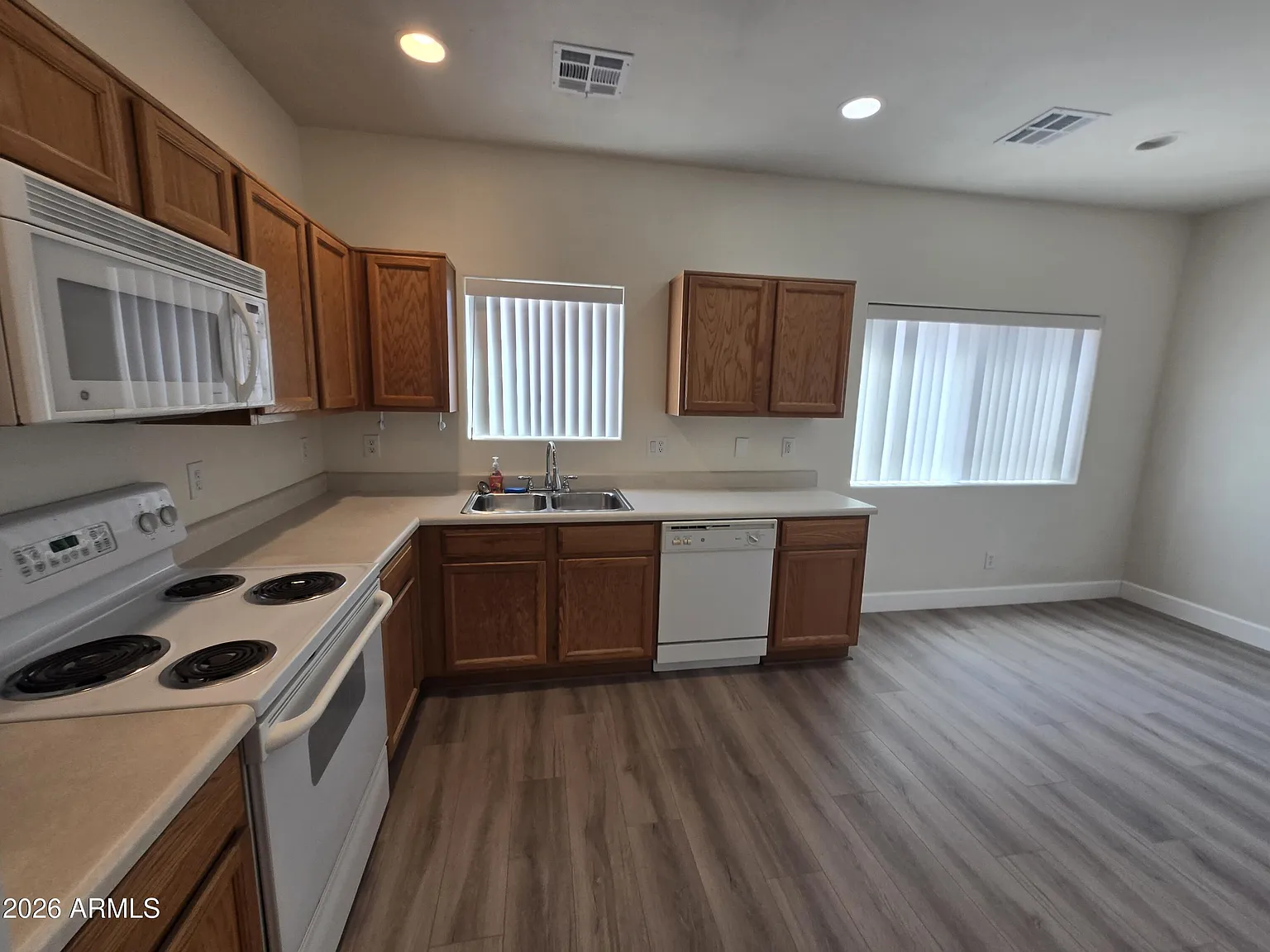 2 bed, 2.0 bath, 1022 sqft, $1,800 — Photo 3