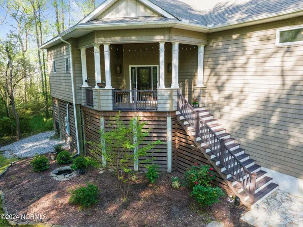 73 Edgewater Beach Road, Washington, NC 27889