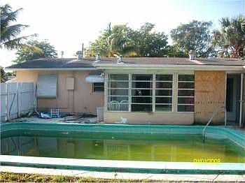 2nd image of 1131 NE 42nd Ct