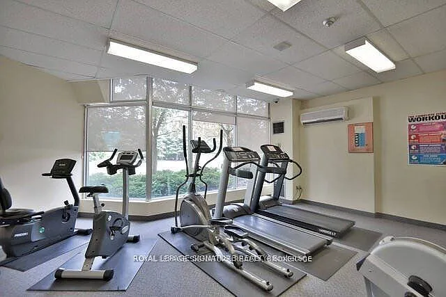 50 Kingsbridge Garden Cir #515 — Photo 2