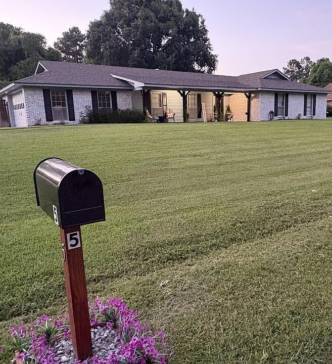 1st image of 5 Jill Marie Ln