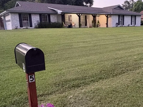 5 Jill Marie Ln, Vicksburg, MS 39183