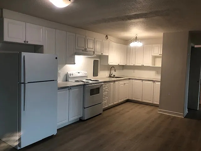 170 Lees Ave — Photo 14