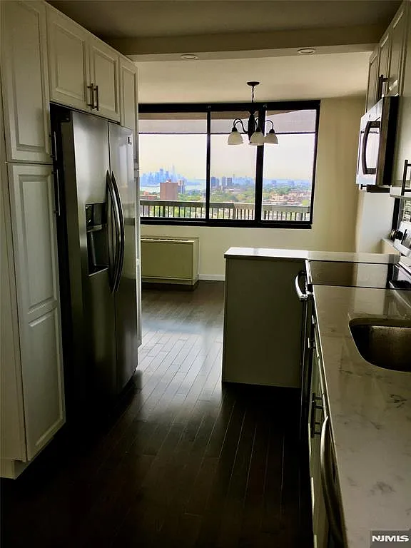 2 bed, 1191 sqft, $3,400 — Photo 3