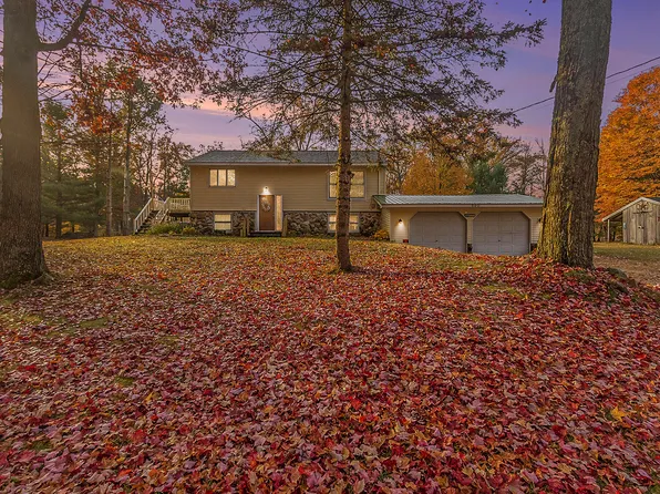 590 W Marion St, White Cloud, MI 49349