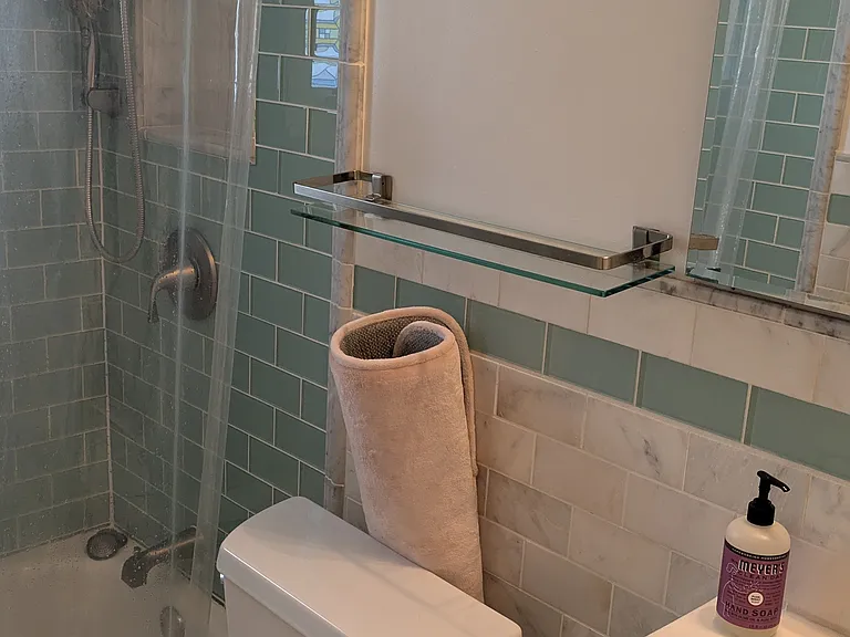 806 Hamilton St NE — Photo 24