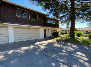 2 Parkshore Cir, Sacramento, CA