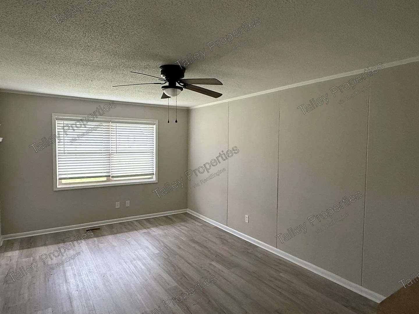 2 bed, 1.0 bath, $1,249 — Photo 3