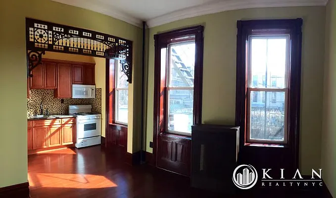 Rented by Kian Realty | media 17