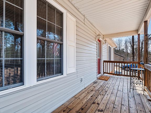 4th image of 310 Courtland Dr
