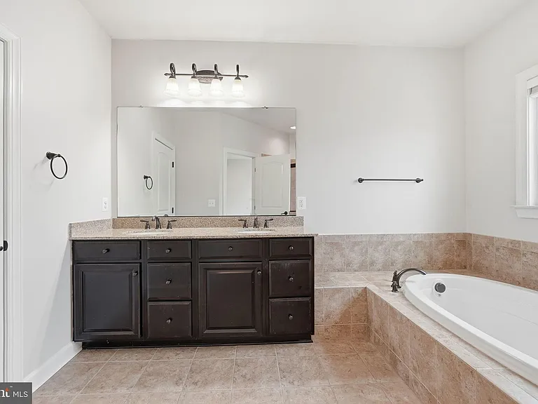 21253 Park Grove Ter — Photo 31