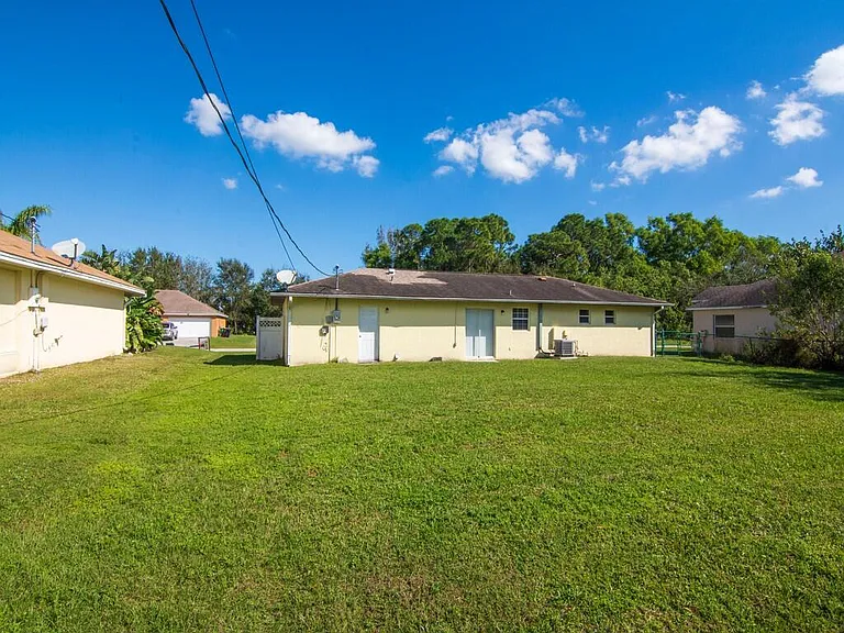 1190 SE Puritan Ln — Photo 30