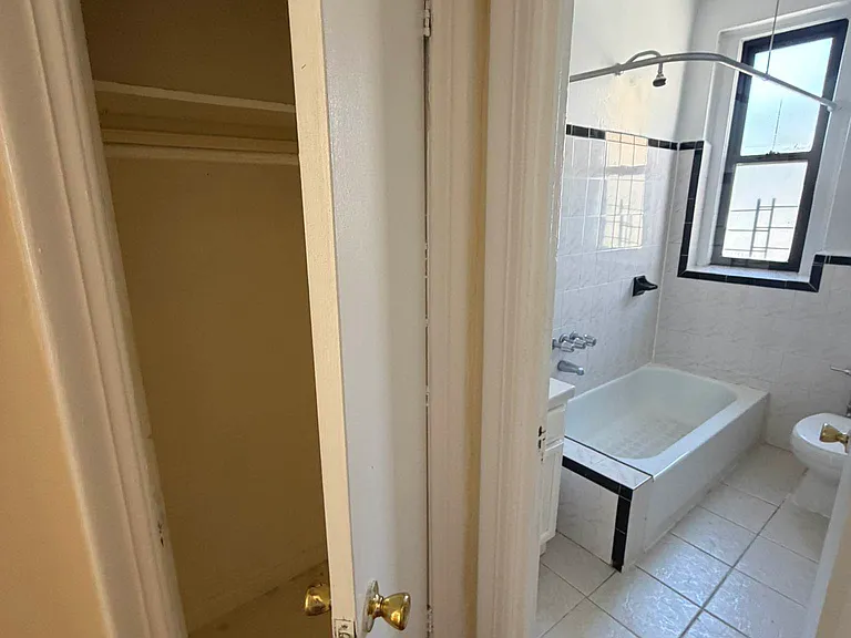671 W 193rd St #6J — Photo 7