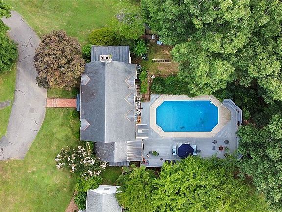 3rd image of 3709 Manton Dr
