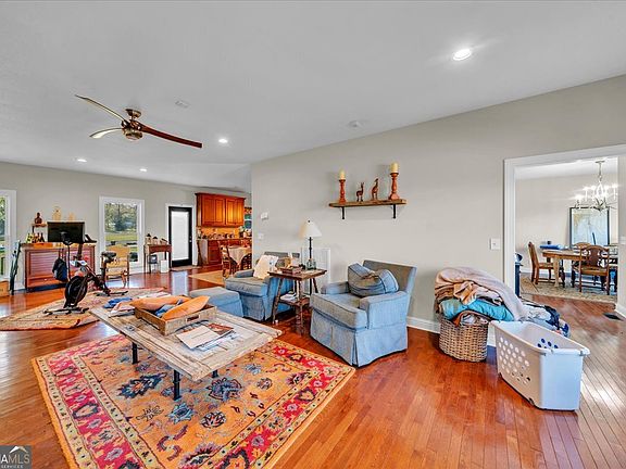 4th image of 123 Ambrose Rd