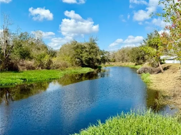 5271 Riverway Dr, Sebring, FL 33875