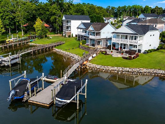 3rd image of 357 Cabana Way