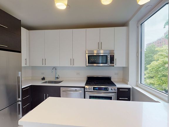 3rd image of 805 Columbus Ave APT 4A