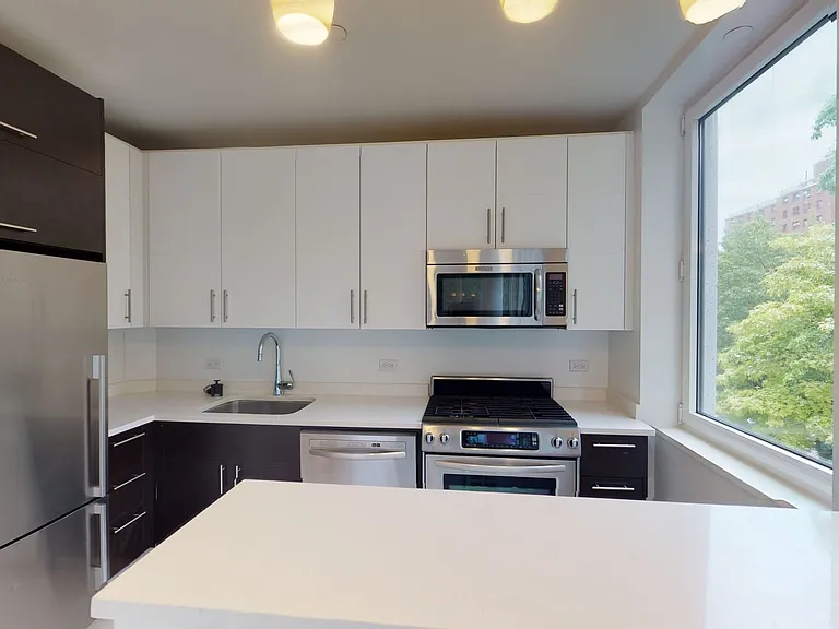 805 Columbus Ave #4A — Photo 3