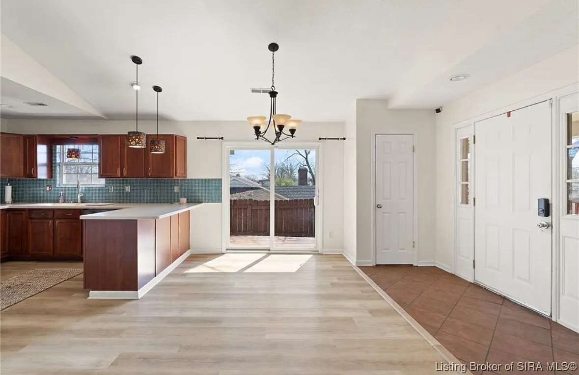 1254 Vance Ave — Photo 3