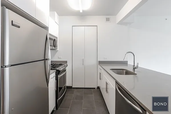 Rented by Bond New York | media 4